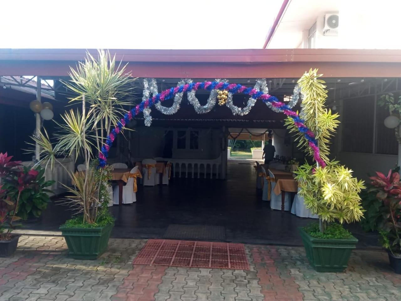 Visaka Hotel - Kataragama Extérieur photo
